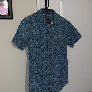 Short sleeve button down